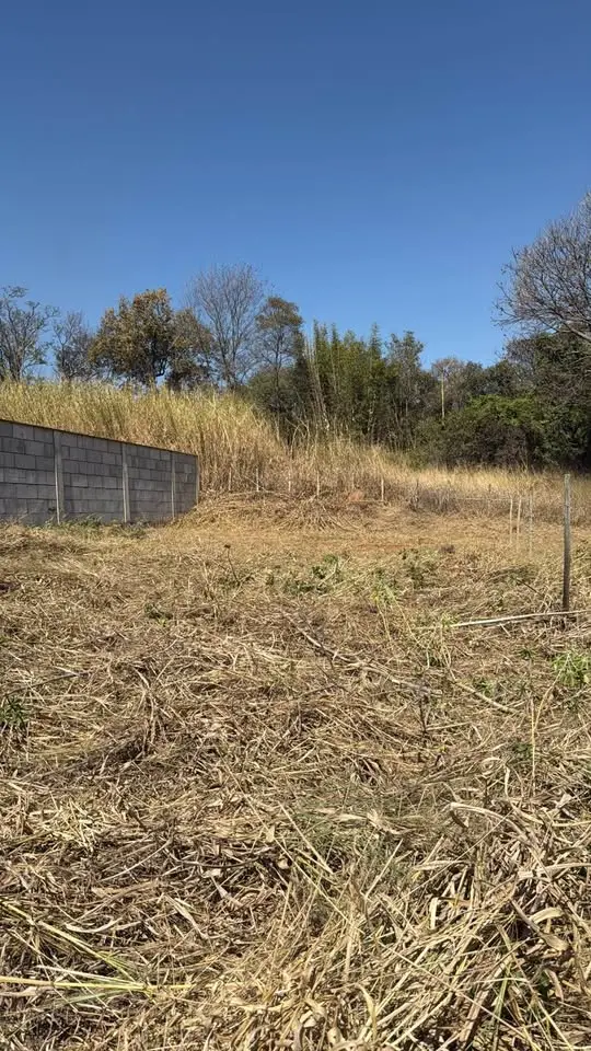 Lote de 460 m² à venda em condomínio fechado