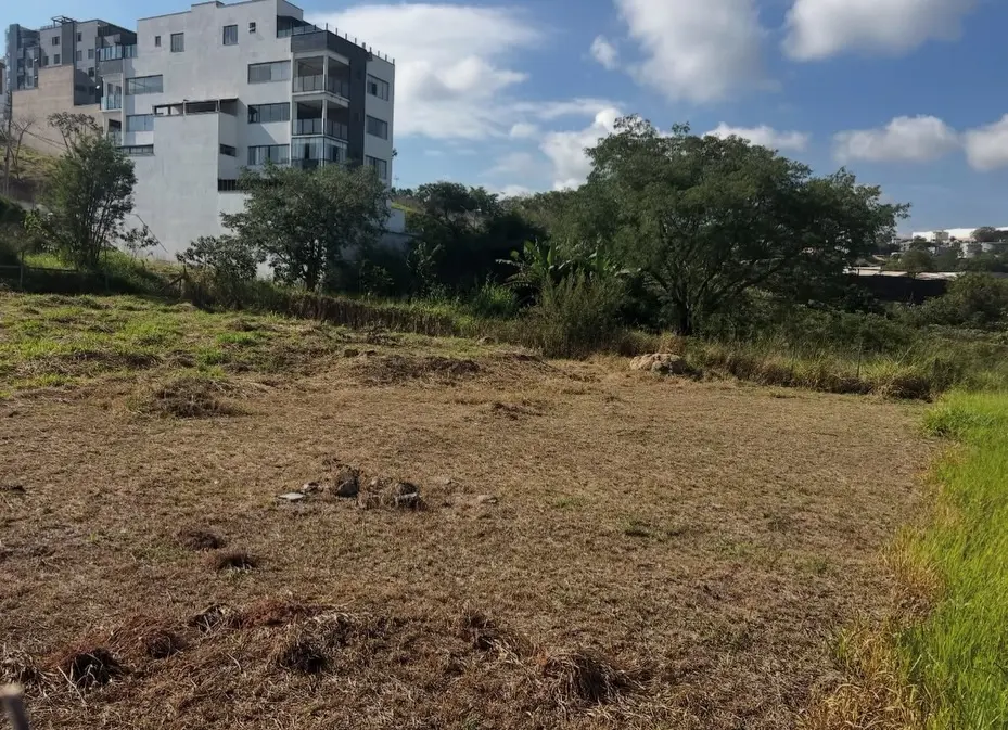 Lote 360 m² à venda no Bairro Tropical
