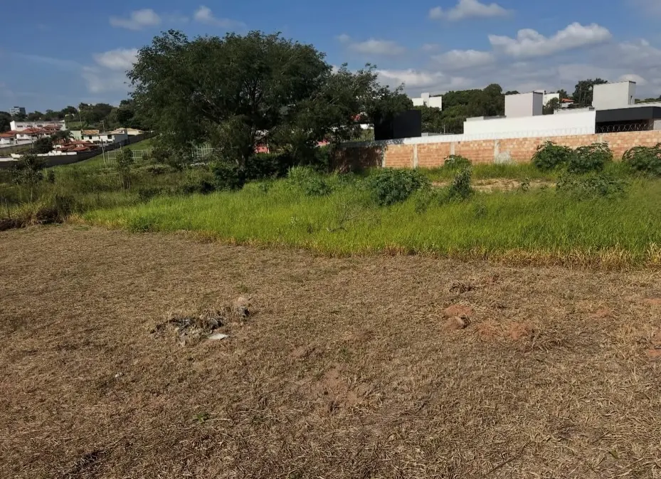 Lote 360 m² à venda no Bairro Tropical