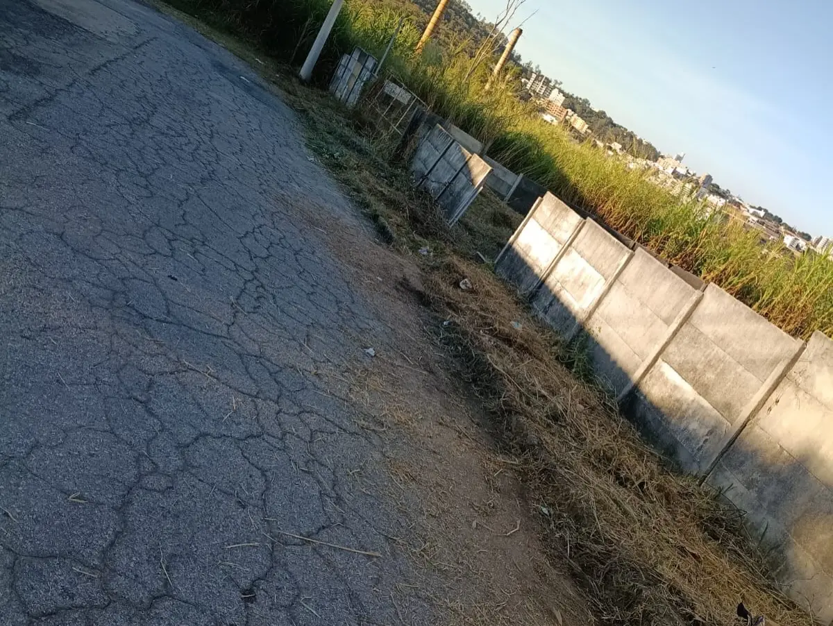 Lote de esquina 600 m² à venda no Residencial Santanense II