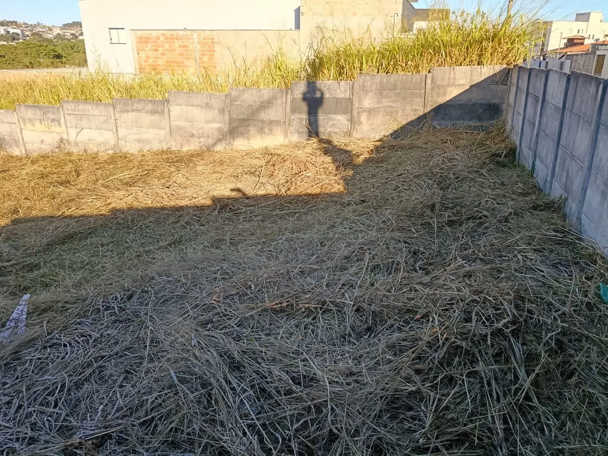 Lote de esquina 600 m² à venda no Residencial Santanense II
