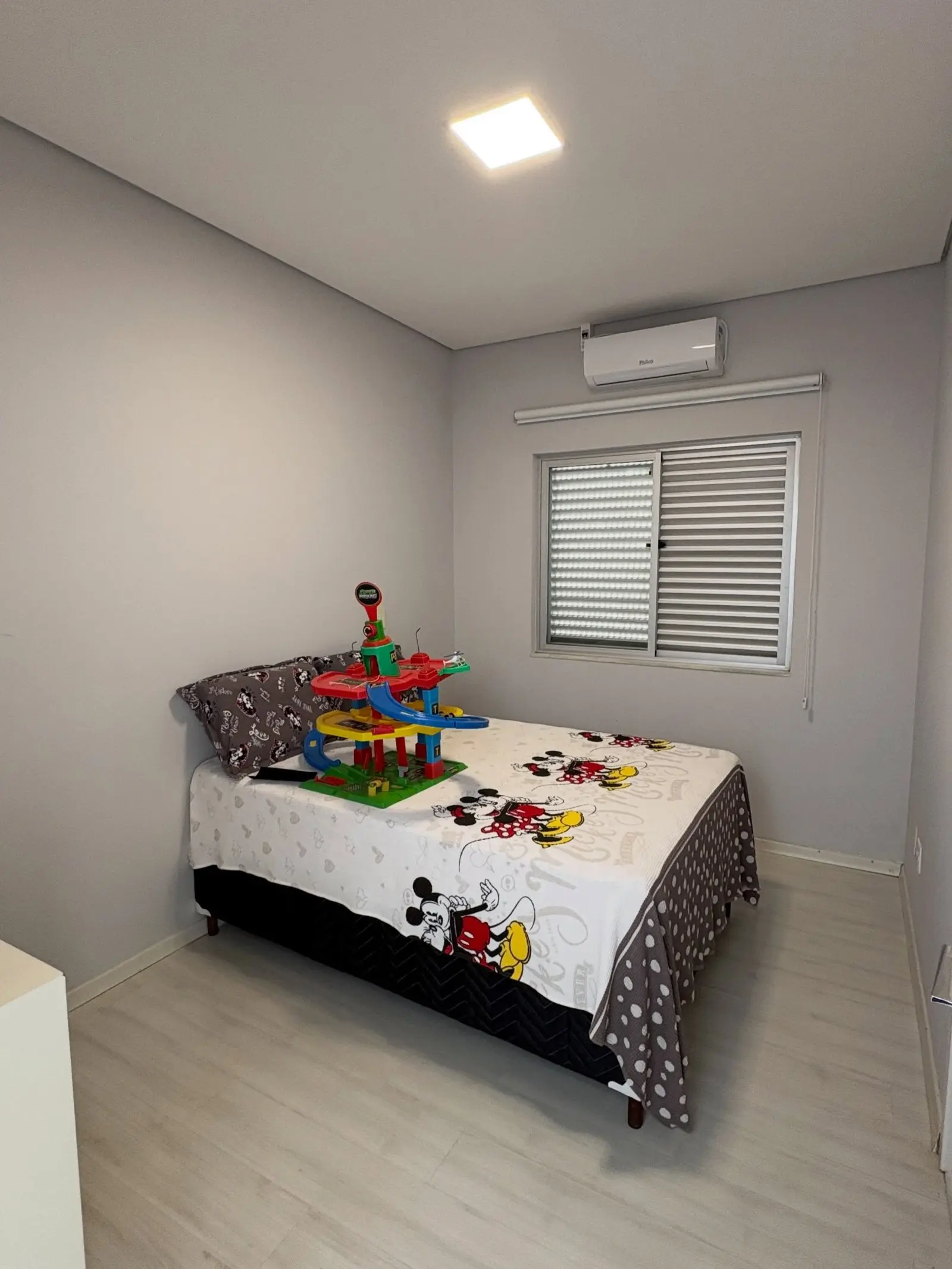 Casa 295 m² em condomínio fechado - 4 quartos
