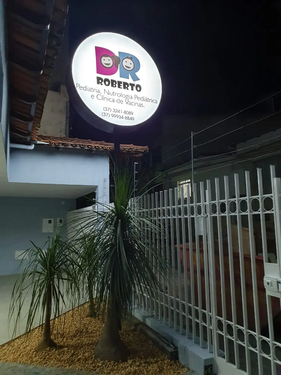Clínica Dr. Roberto Gomes Chaves: Pediatria, Nutrologia, Nutrição, Psicologia e Vacinas