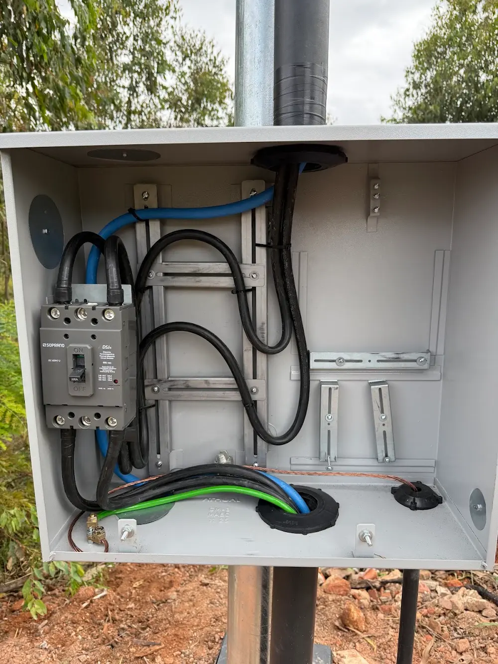 Eletricista bruno Itaúna Mg