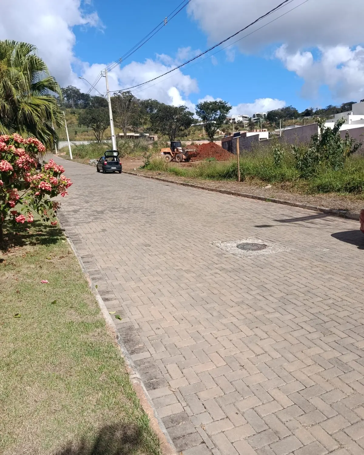Lote 311 m² à venda no Vila da Serra
