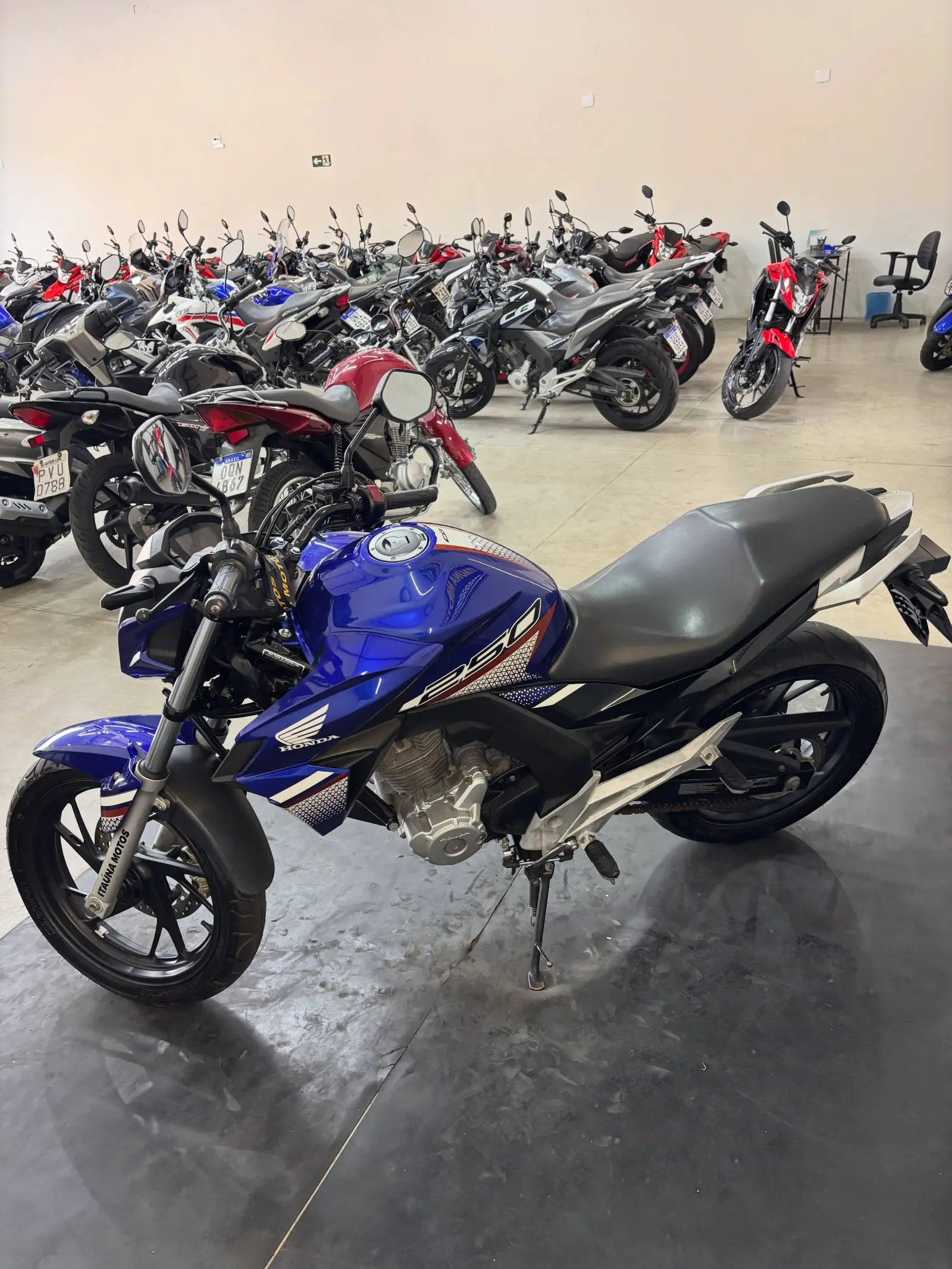 Honda CB Twister 250 2022 à venda, 30 mil km