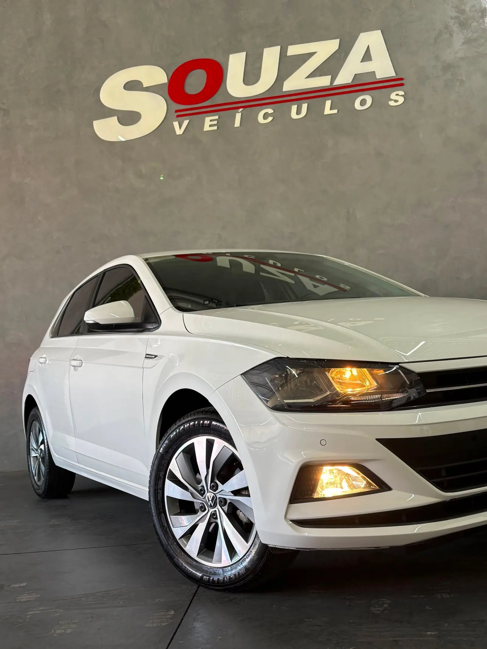 VW Polo Comfortline 2019 50.000 km - Impecável