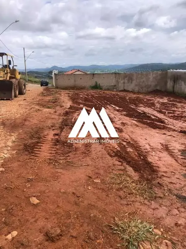 Lote de 240 m² à venda no Parque Jardim, R$ 115 mil