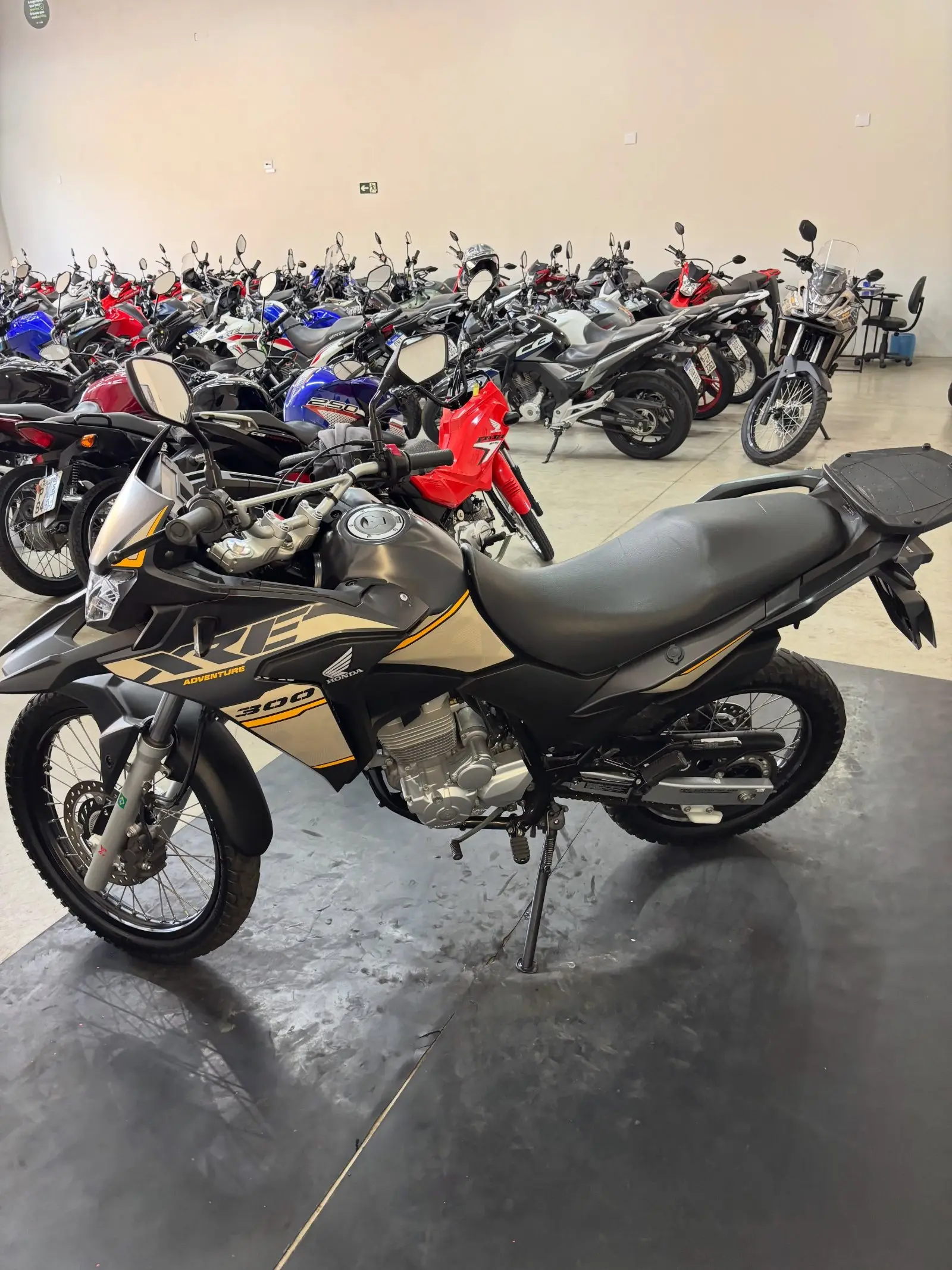 Honda XRE 300 Adventure 2023 – 8.000 km