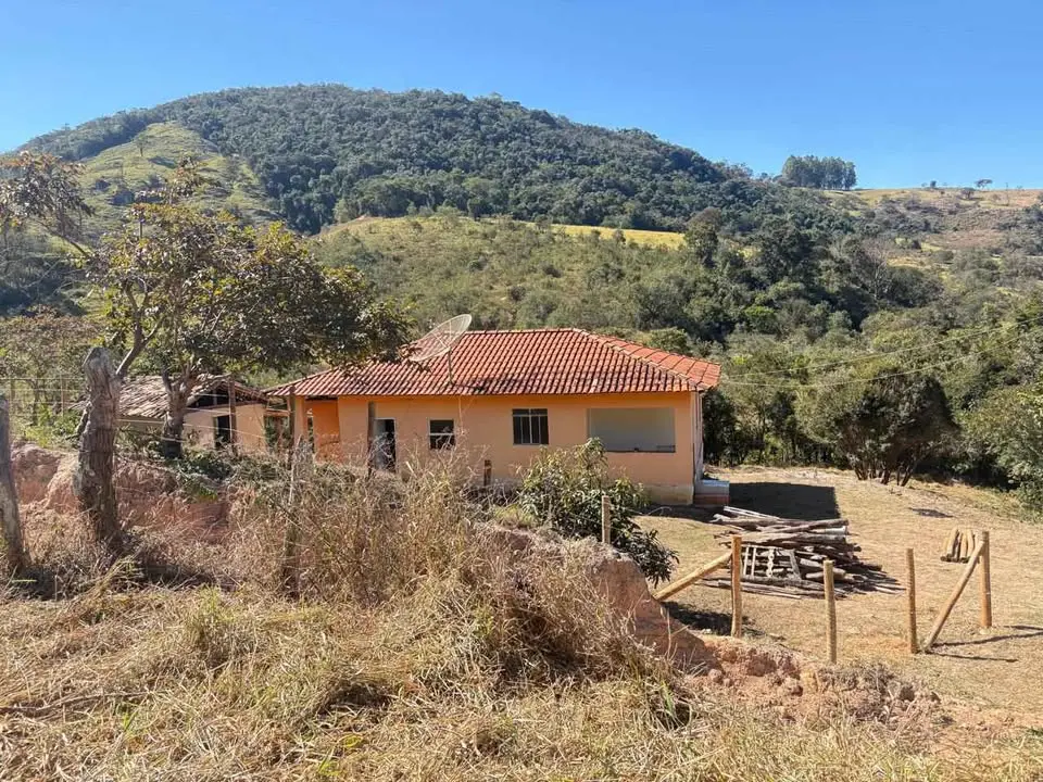 Terreno 4 hectares com casa em Bonfim