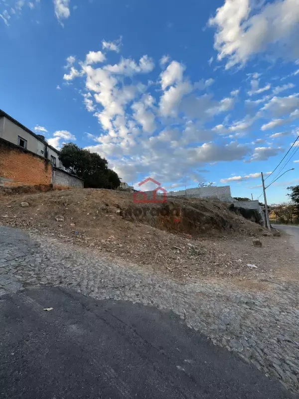 Lote de 529 m² à venda no Bairro Parque Jardim