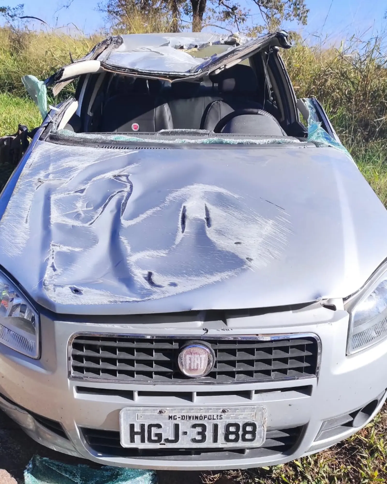 Acidente com capotamento na MG-050 em Itaúna