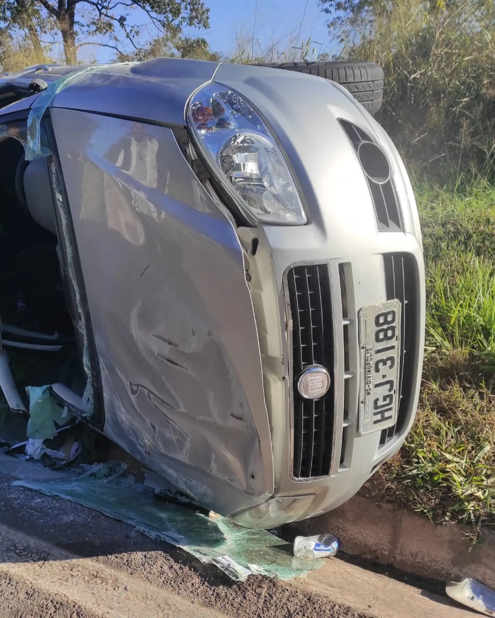 Acidente com capotamento na MG-050 em Itaúna