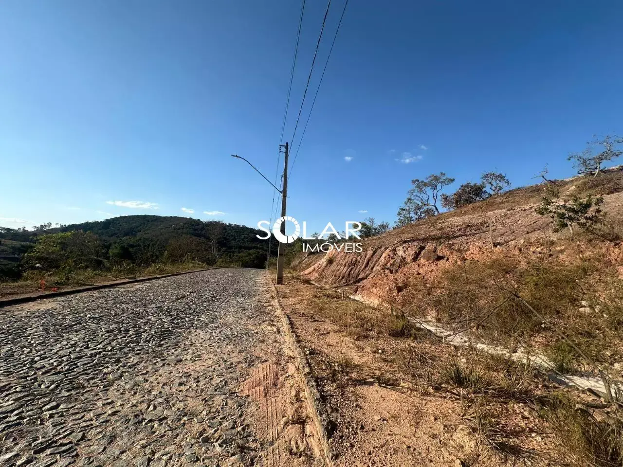 Chácara à Venda em Condomínio Fechado !