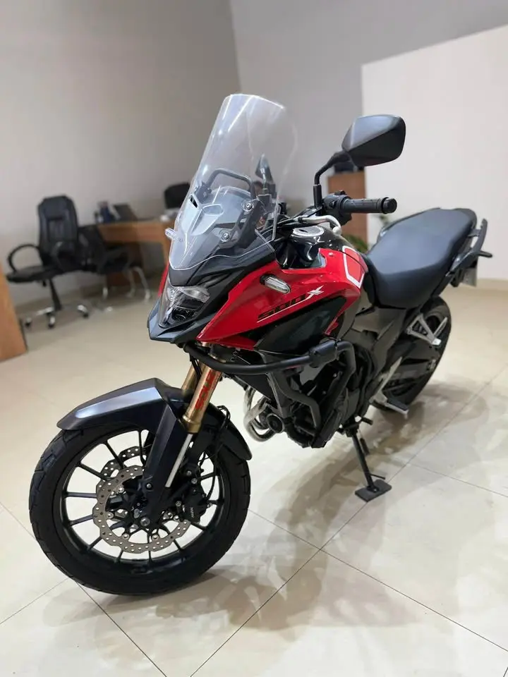 Honda CB 500X 2024 com apenas 9.600 km rodados
