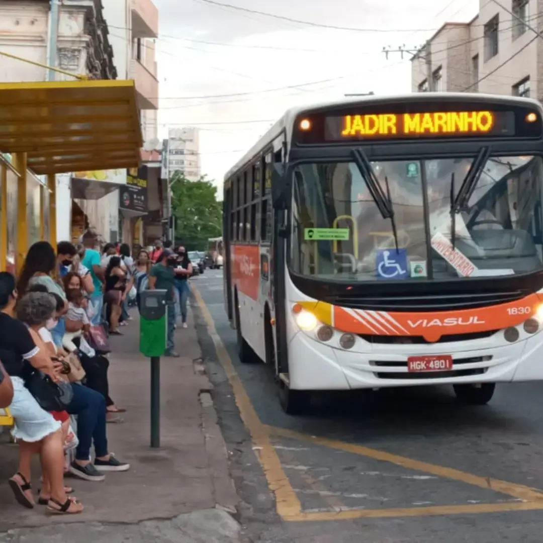 Terminal de ônibus em Itaúna: promessa antiga volta ao debate