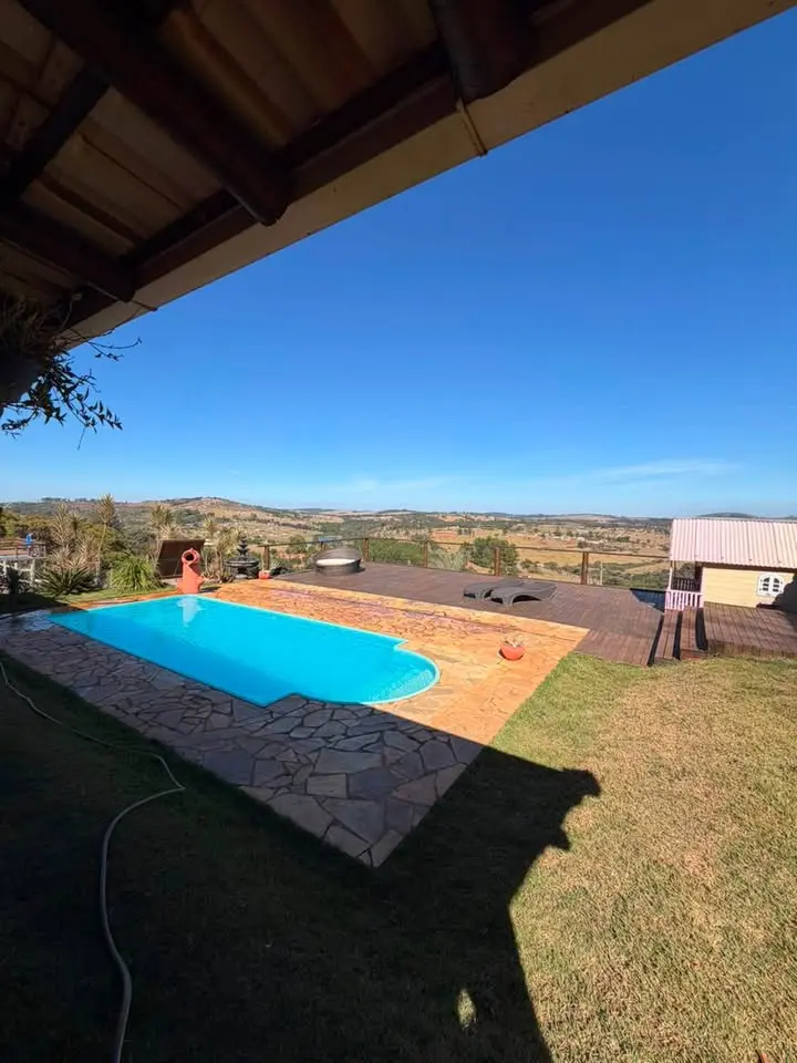 Sítio 2300 m² com 3 quartos à venda em Medeiros