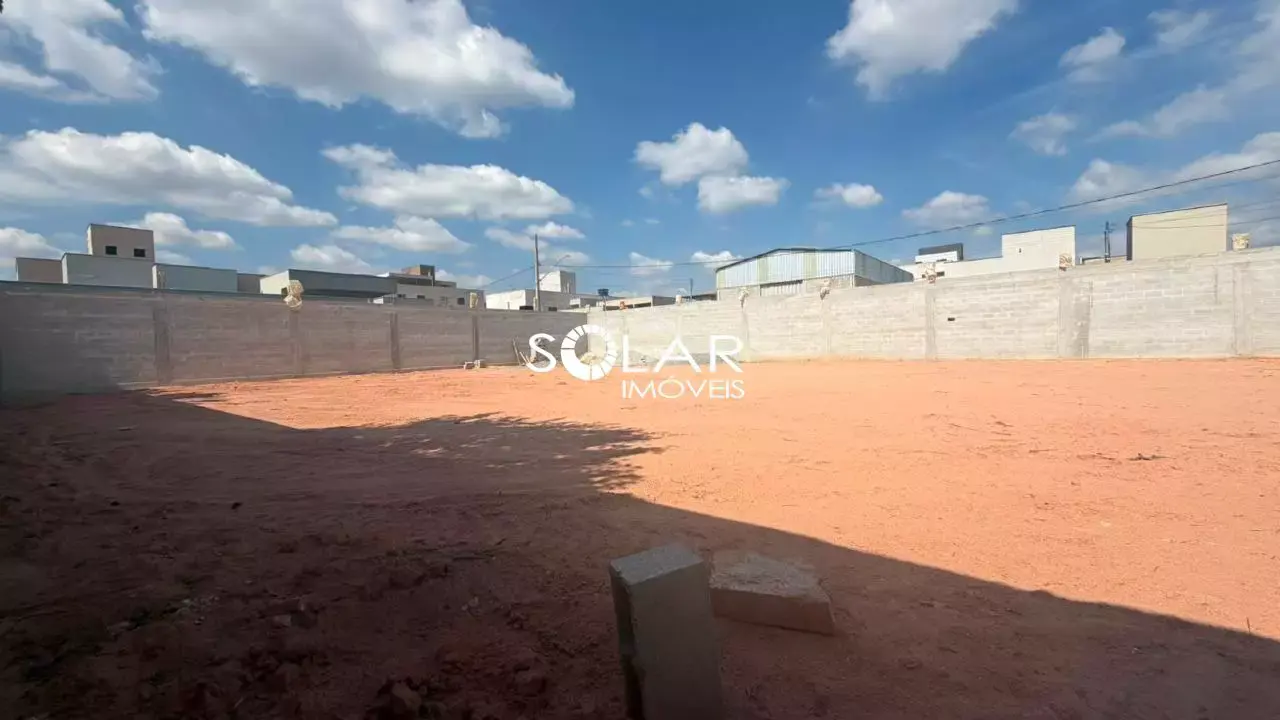 Lote de 700 m² para alugar no Sion, ideal para comércio