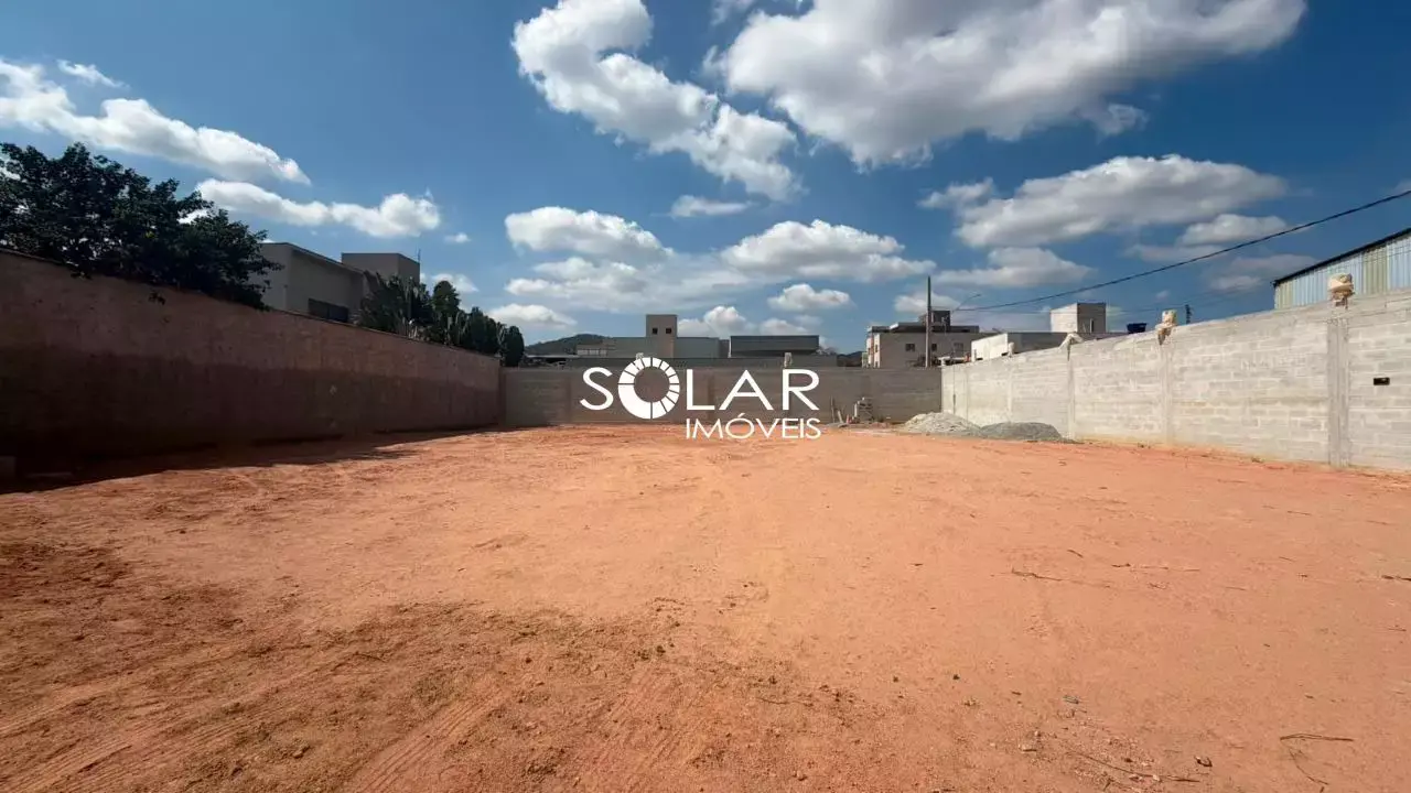 Lote de 700 m² para alugar no Sion, ideal para comércio
