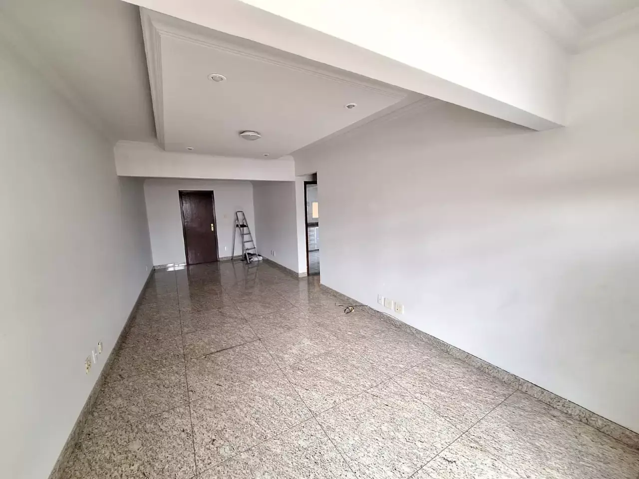 Cobertura com 3 quartos para alugar no Cerqueira Lima