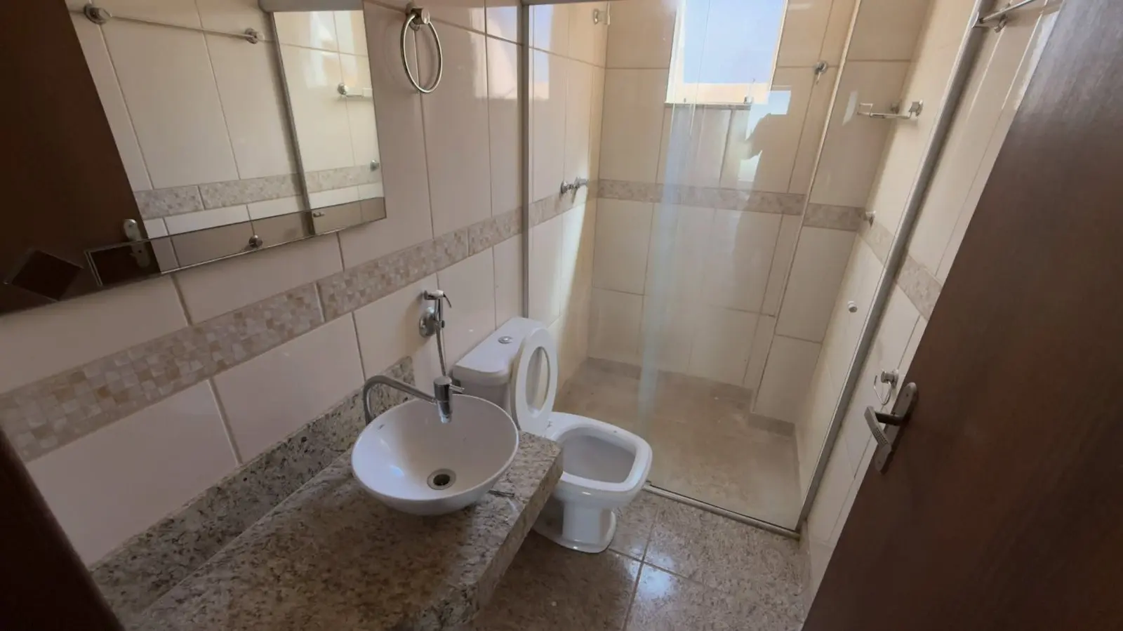 Casa 2 pavimentos 8 quartos – Morro do Engenho