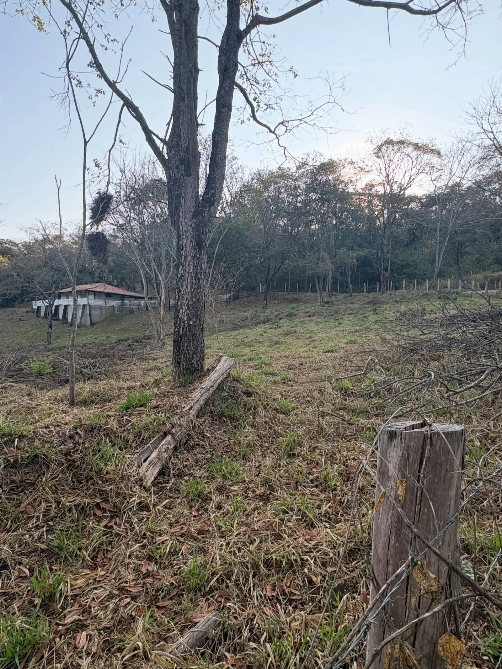 Sítio 22 mil m² com cachoeira – Região da Barragem