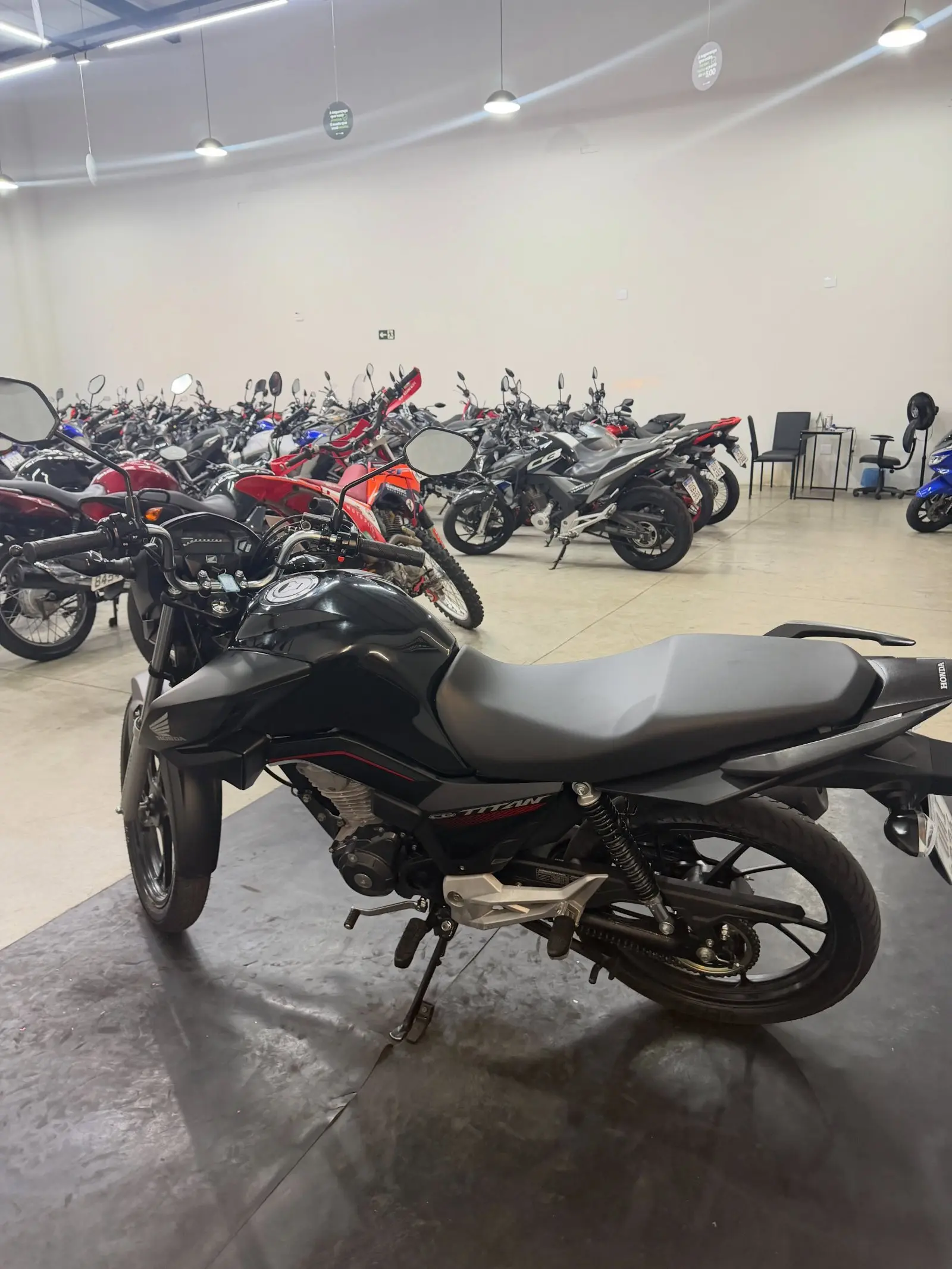 Honda Titan 2024 – 9.200 km, R$ 20.900
