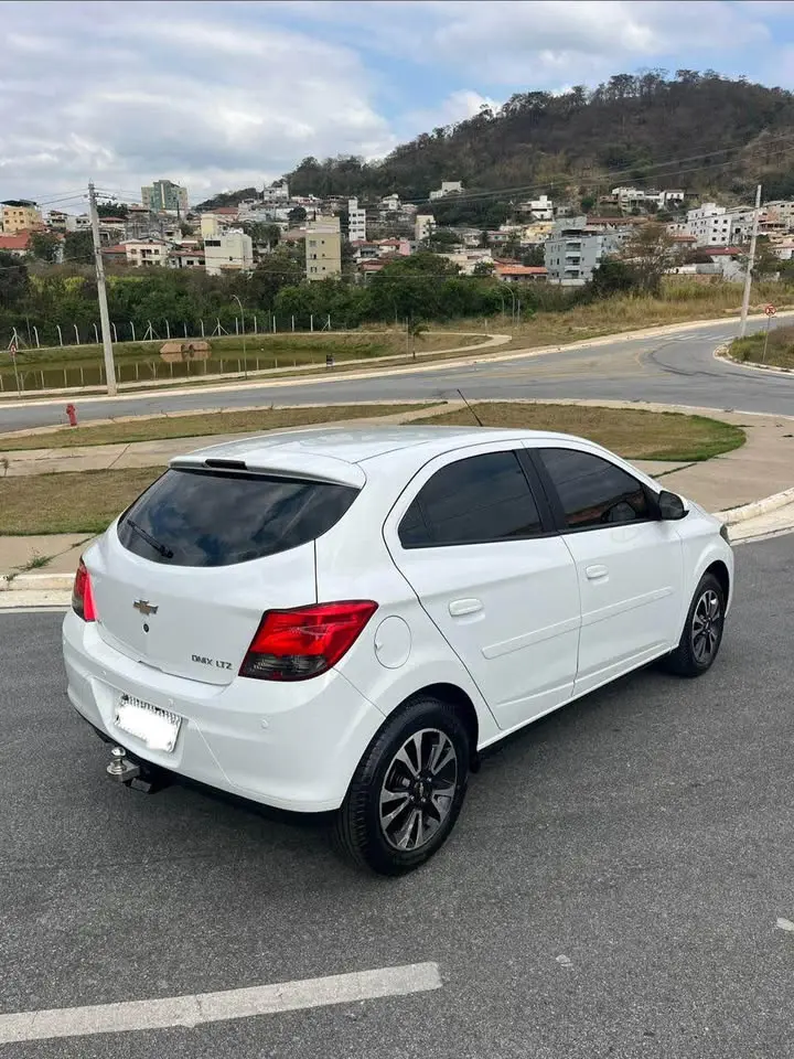 Chevrolet Ônix LTZ 1.4 2015 — 115 mil km