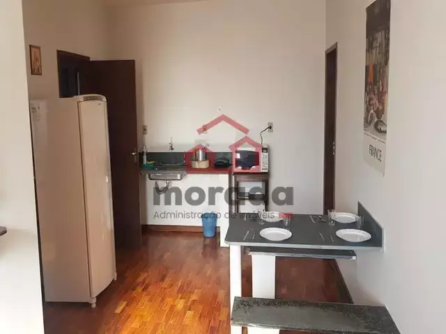 Quarto suíte compartilhado para alugar no Centro