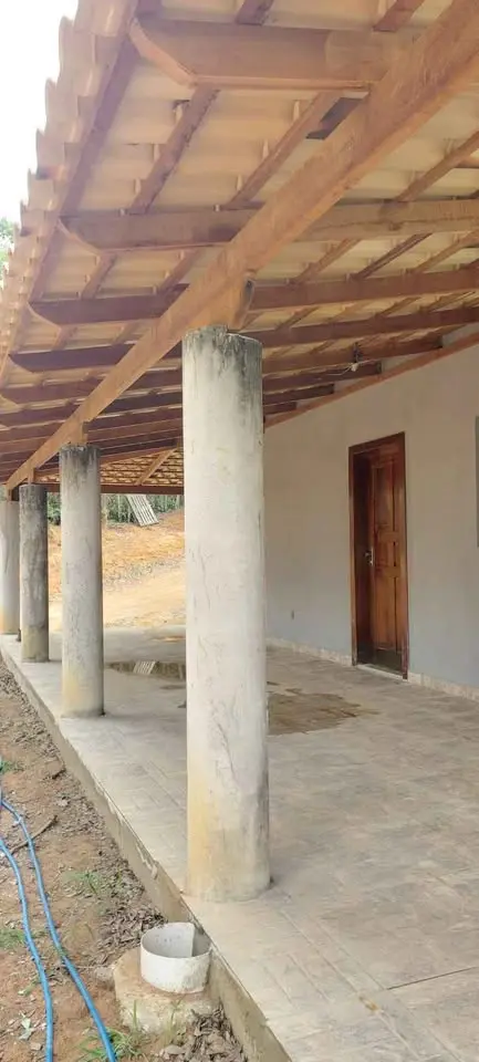 Sítio de 6.000 m² com casa de 2 quartos à venda