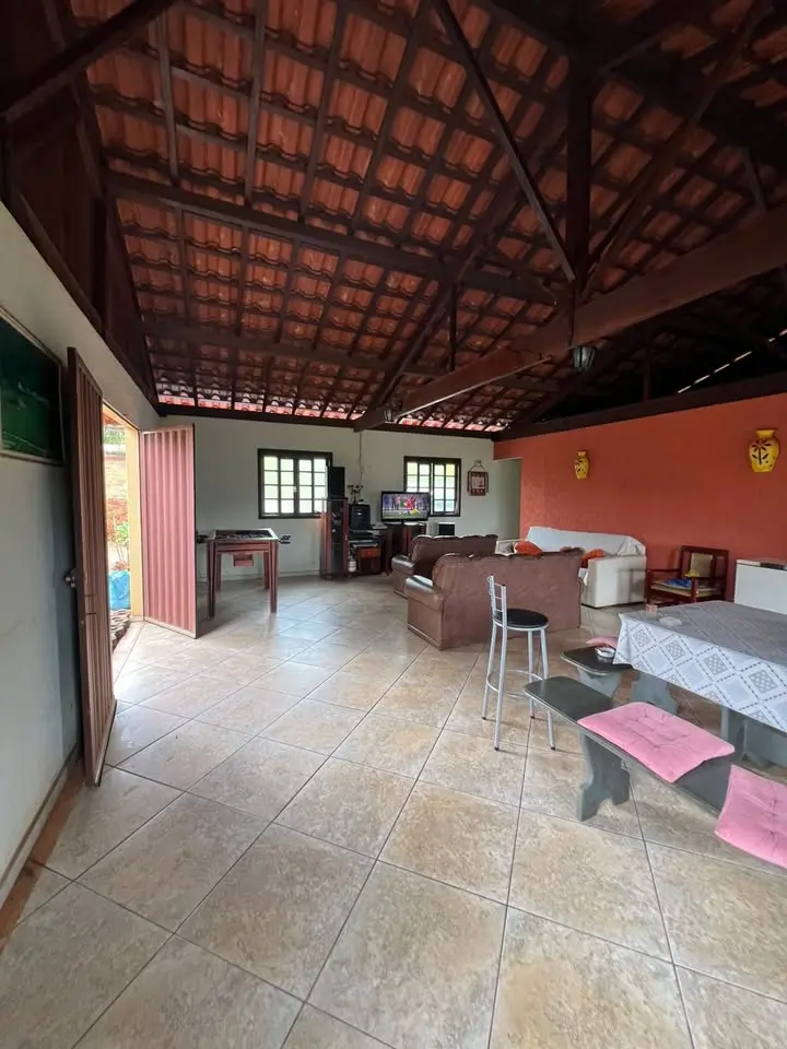 Sítio à venda com 3 quartos em 4 hectares