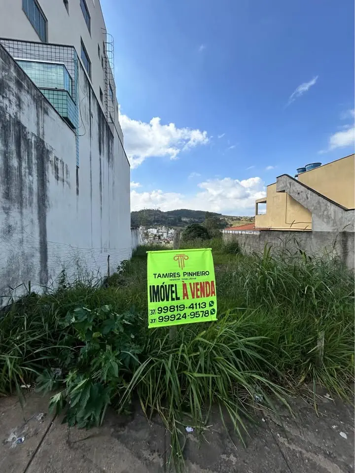 Terreno de 576 m² à venda no Bairro Lourdes