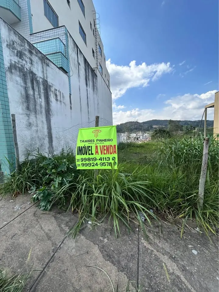 Terreno de 576 m² à venda no Bairro Lourdes