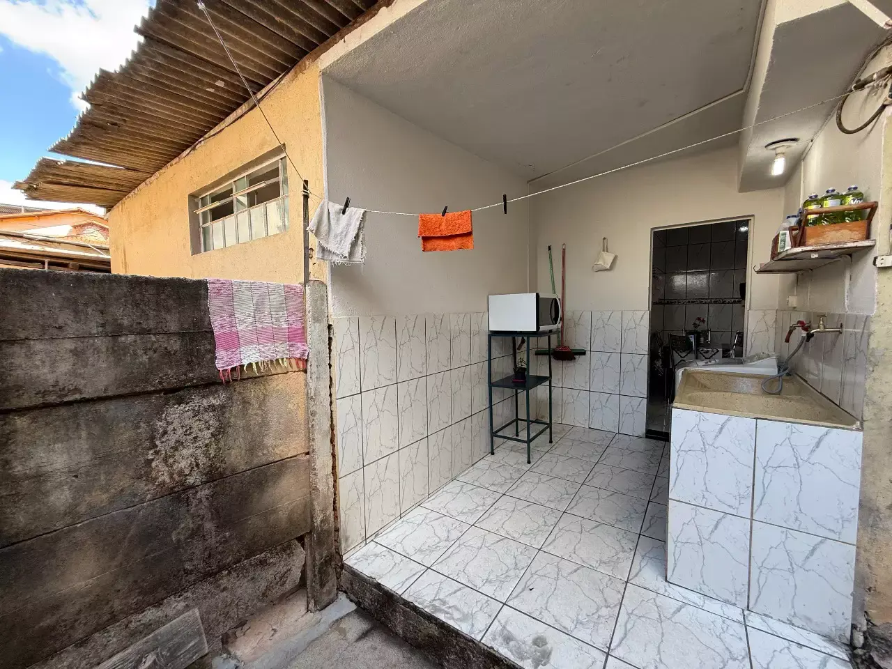 Casa com barracão à venda no Lourdes – 200 m² de terreno