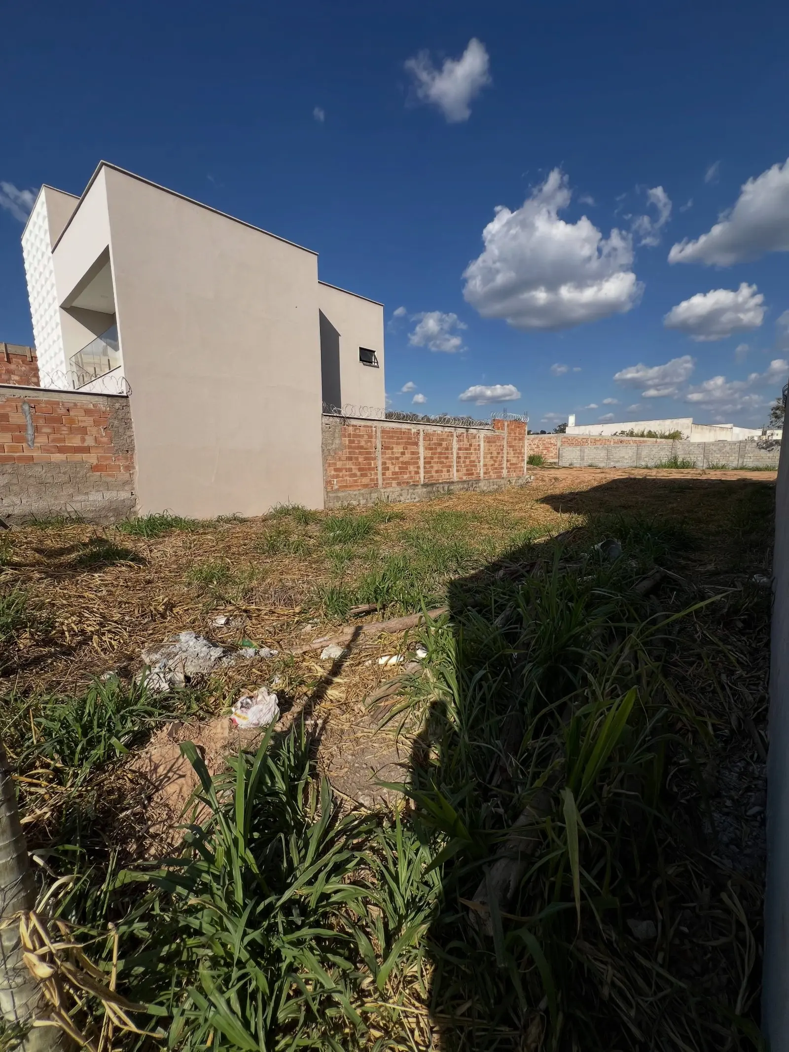 Lote de 300 m² à venda no Sion