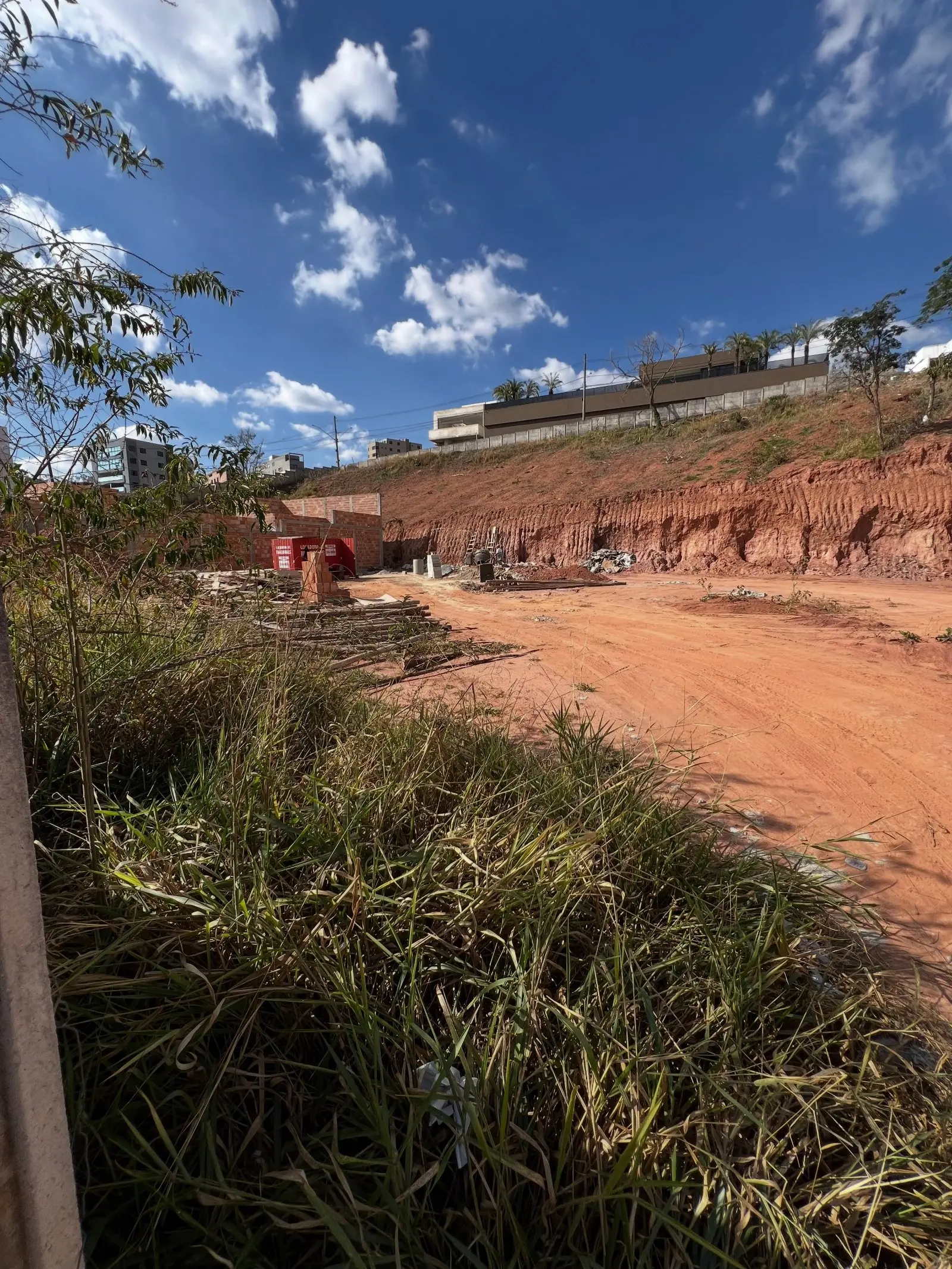 Lote de 360 m² à venda no Bairro Tropical
