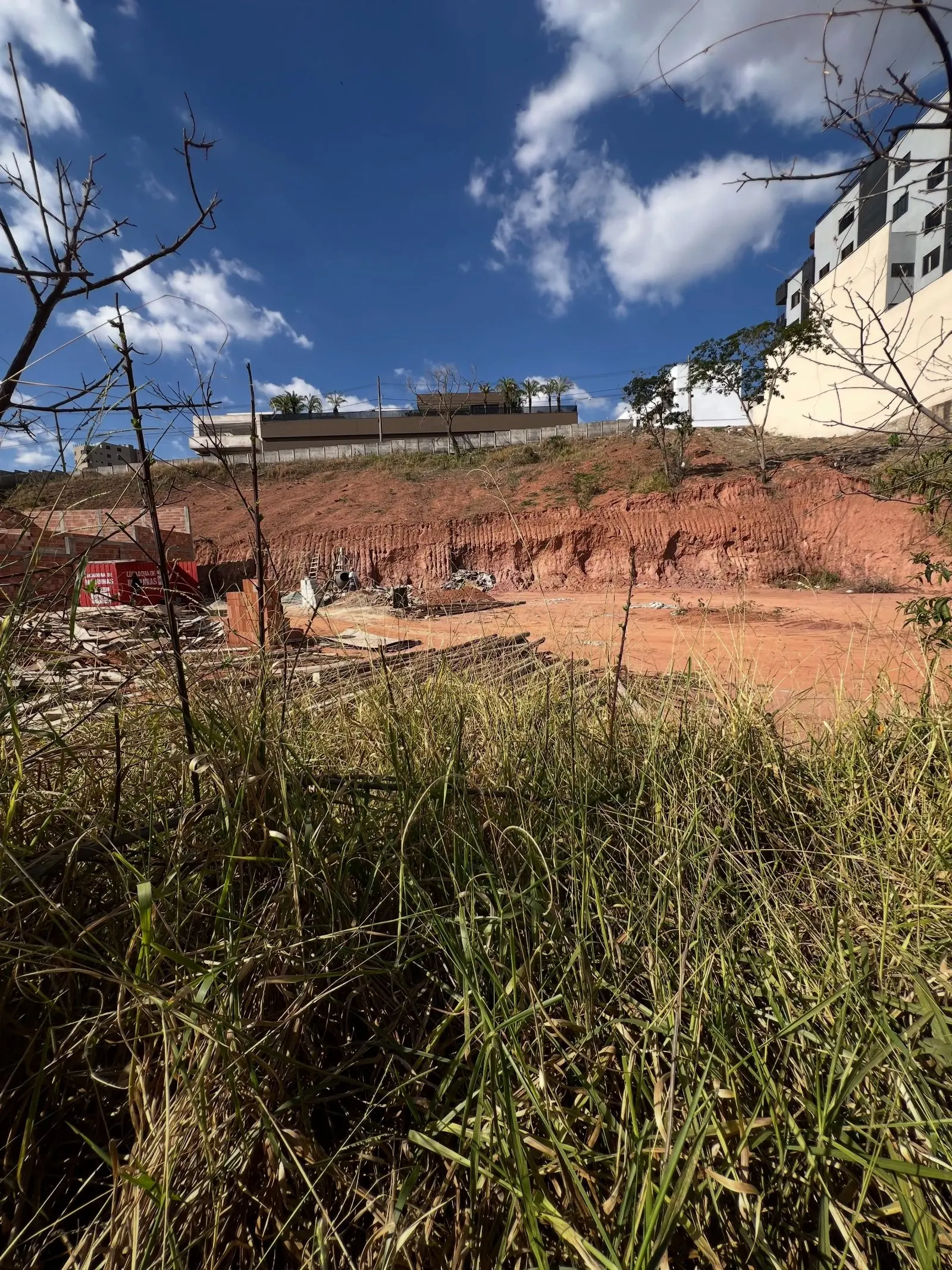 Lote de 360 m² à venda no Bairro Tropical