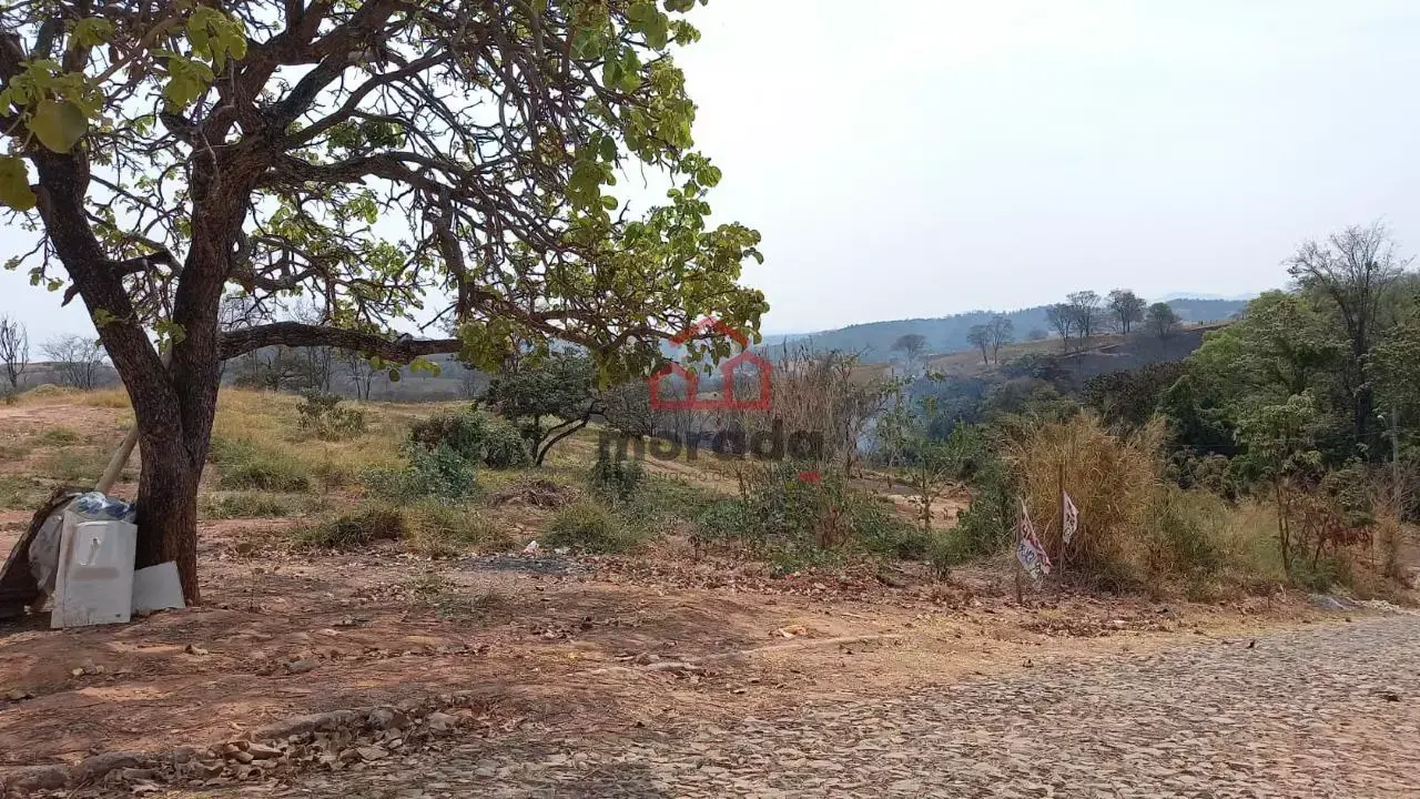 Lote à venda no Residencial Vale das Aroeiras
