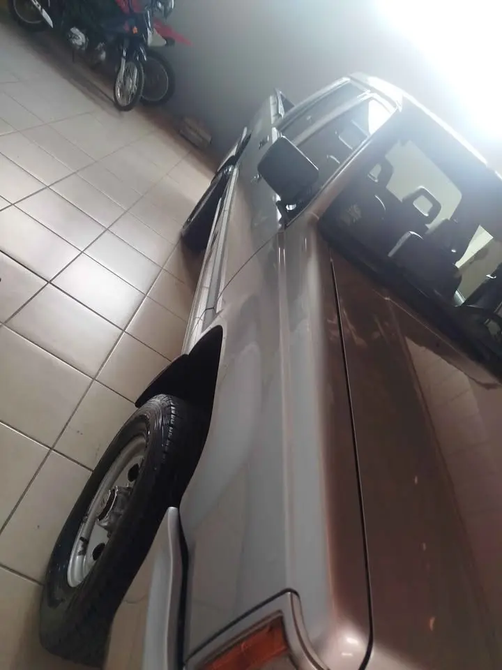 Mitsubishi L200 GL 4x4 – Pneus novos