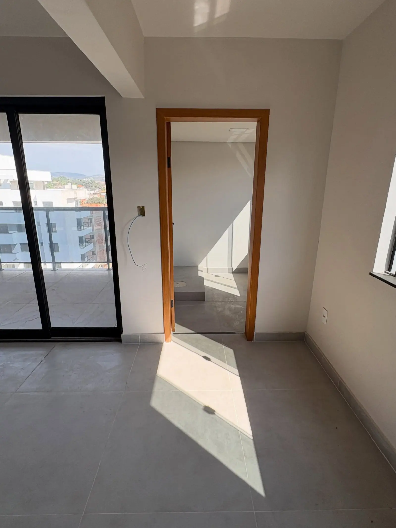 Apartamento 3 suítes à venda no Tropical