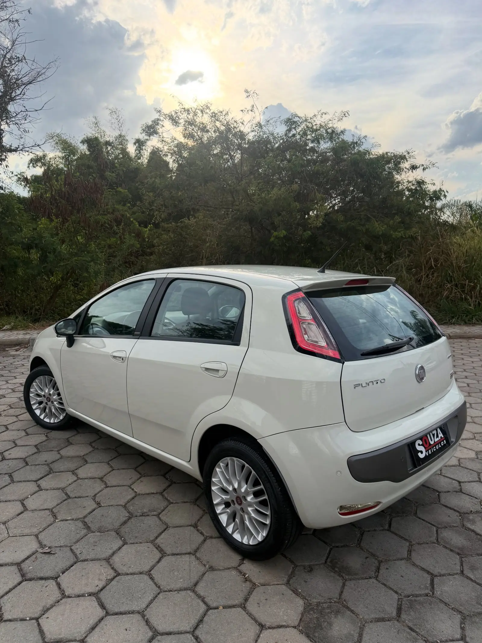 Fiat Punto Essence 1.6 2016 – 143 mil km