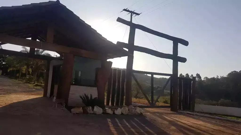 Lote de 1.463 m² à venda no Condomínio Paraíso dos Coqueiros