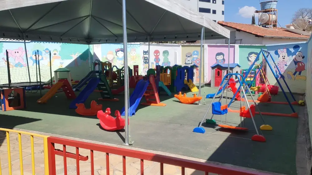 Creche Pequeno Polegar