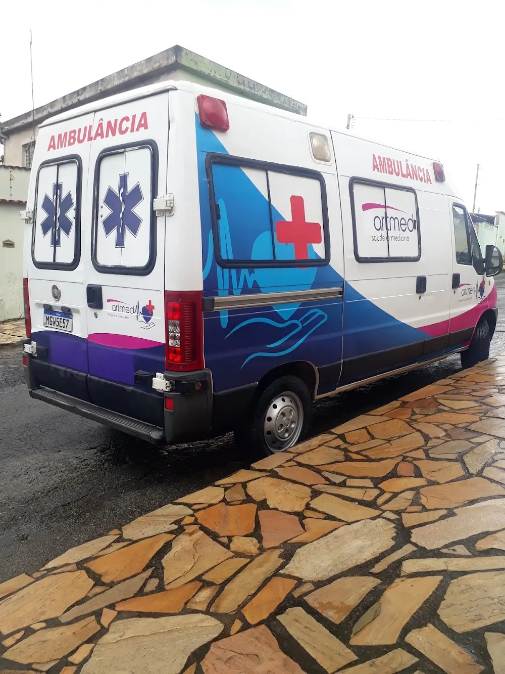 ITAÚNA AMBULÂNCIAS