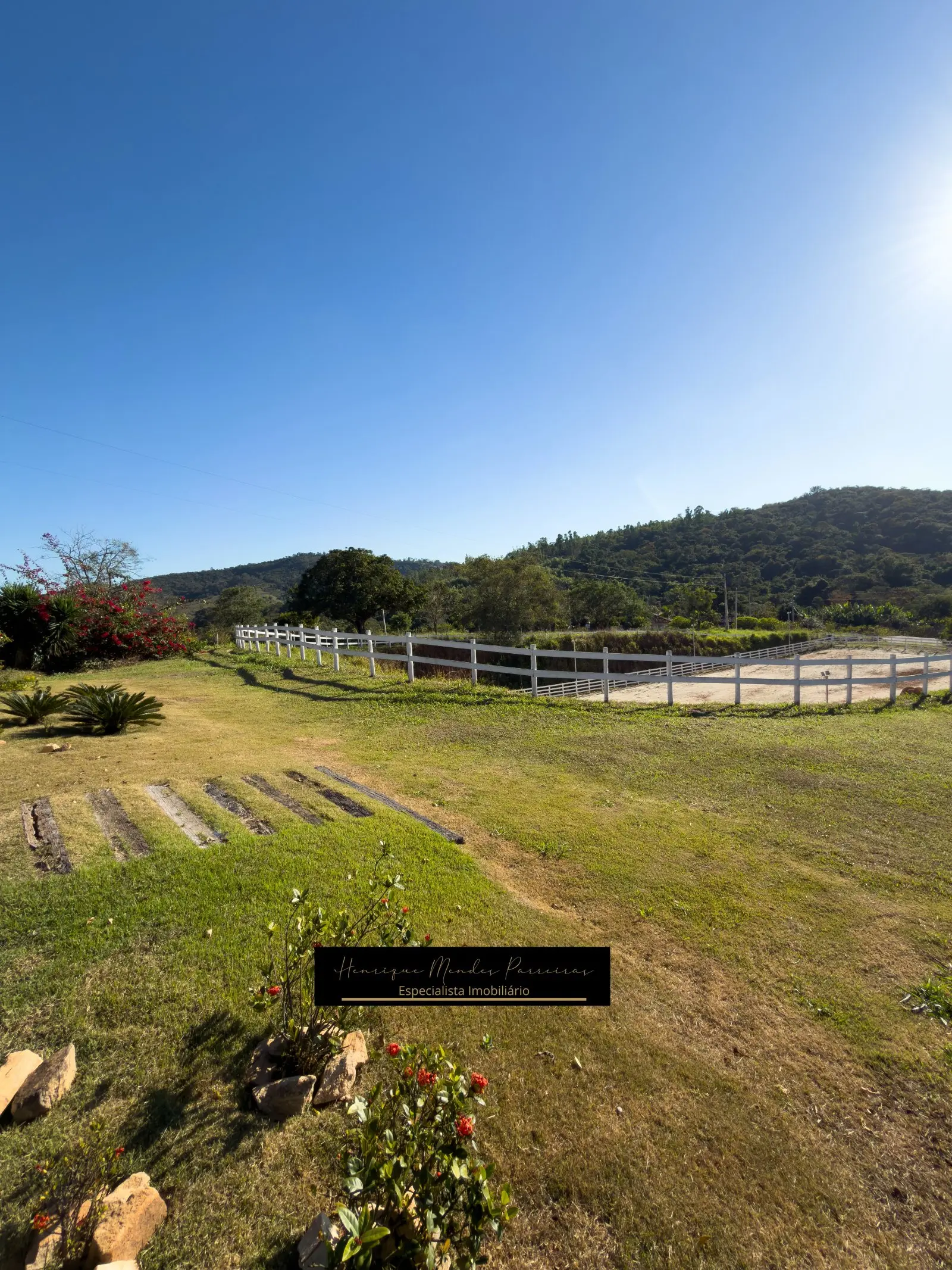 Haras de 2,57 hectares com pista para cavalos