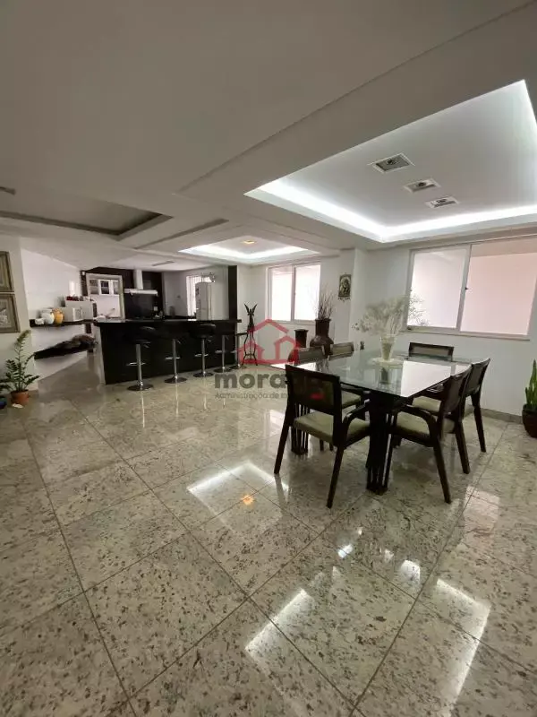 Apartamento à venda, 3 quartos, 1 suíte, 2 vagas no Centro