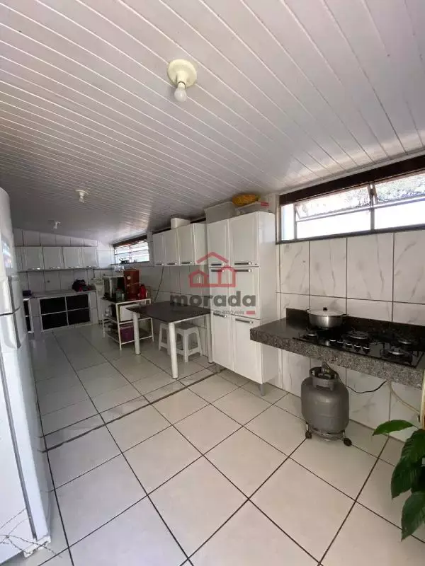 Casa com loja à venda no Itaunense II, 2 quartos e 2 vagas