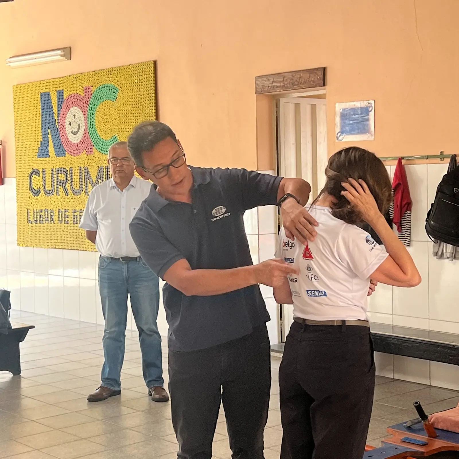 Sindimei doa carrinhos de rolimã à Instituição NAC Curumim