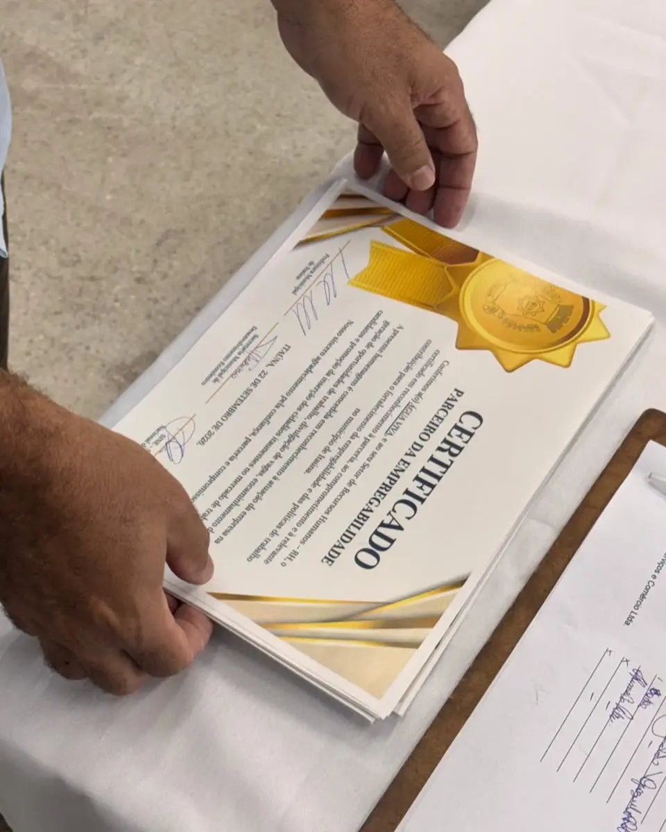 Prefeitura entrega certificados a empresas do 2º Feirão de Empregos