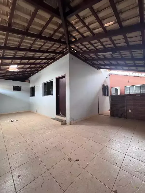 Casa à venda com 3 quartos, 1 suíte e 2 vagas na Várzea da Olaria